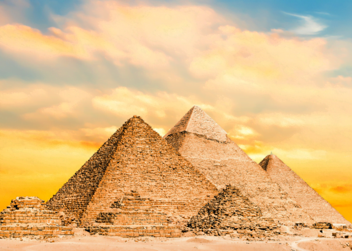 Day Tour To Pyramids And Egyptian Museum & Khan Al-Khalili